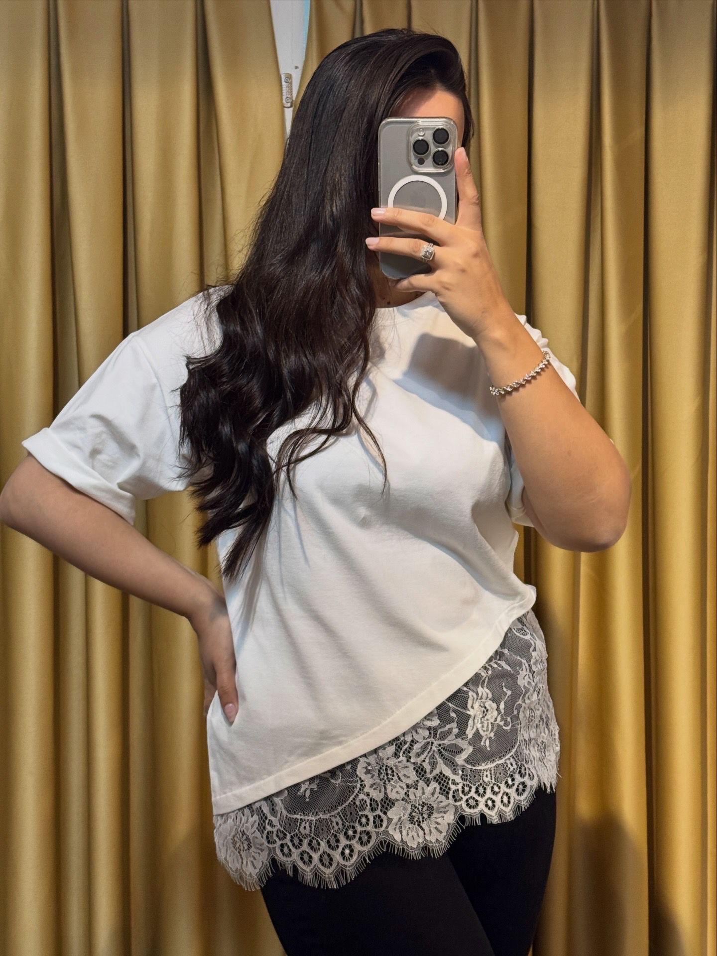 Asimetrik Dantel Kesim T-shirt